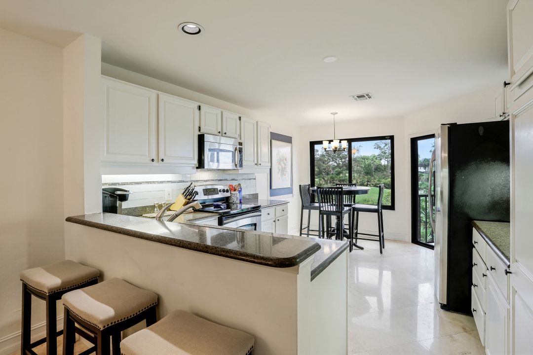 27119 Oakwood Lake Dr, Bonita Springs, FL 34134