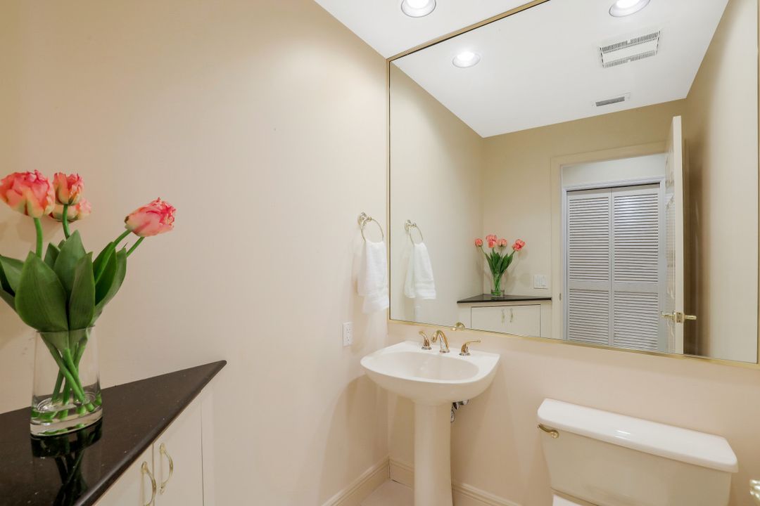 3950 Lakemont Dr, Bonita Springs, FL 34134