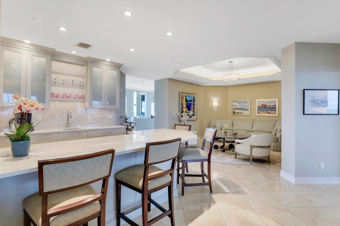 435 Dockside Dr #PH-02, Naples, FL 34110