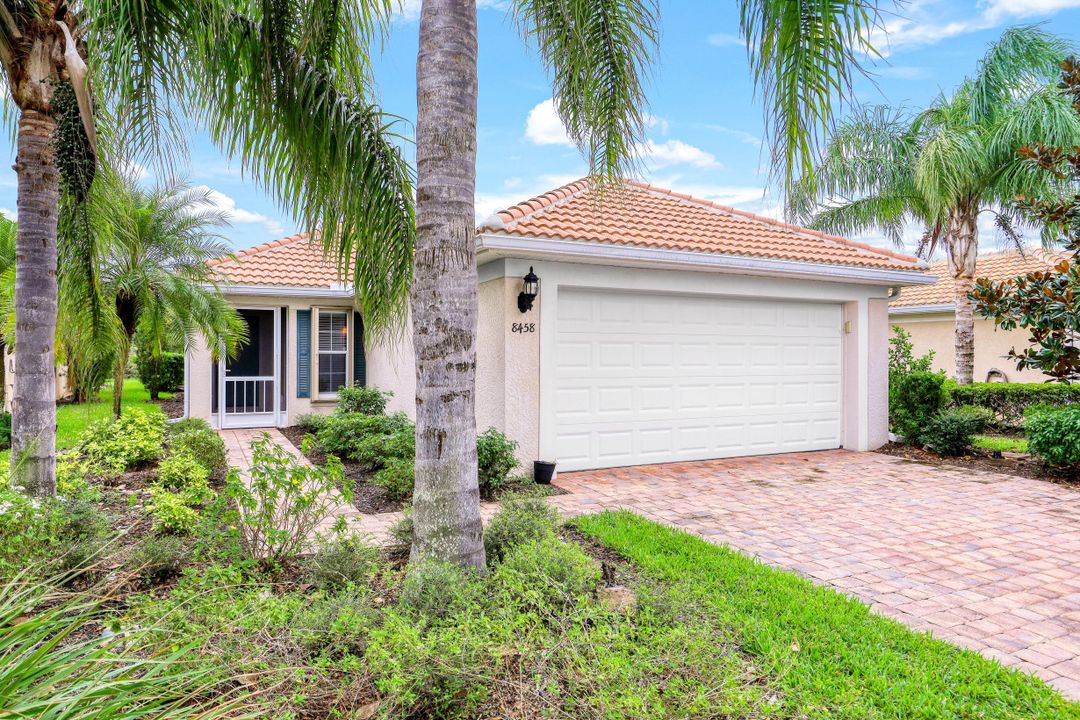 8458 Karina Ct, Naples, FL 34114