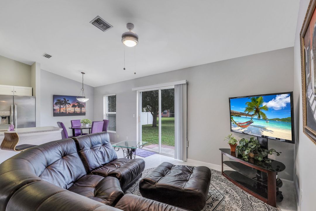 326 SW 19th Ln, Cape Coral, FL 33991