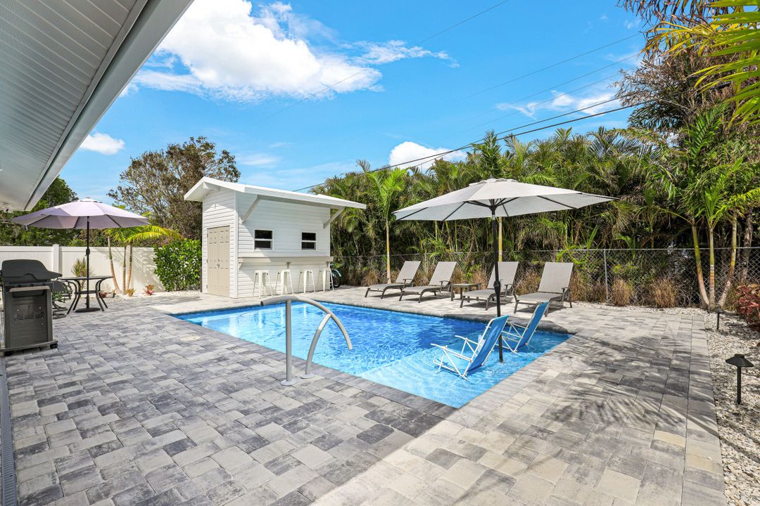 643 108th Ave N, Naples, FL 34108