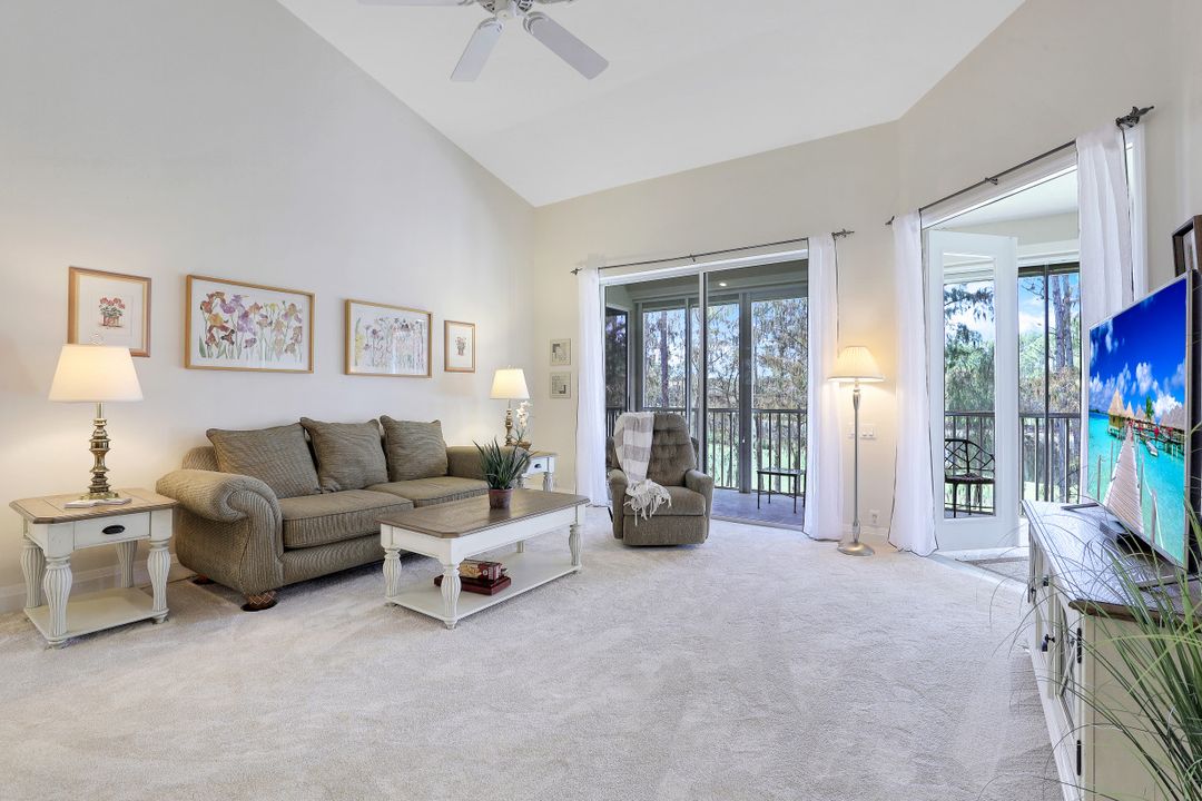 8255 Danbury Blvd #202, Naples, FL 34120