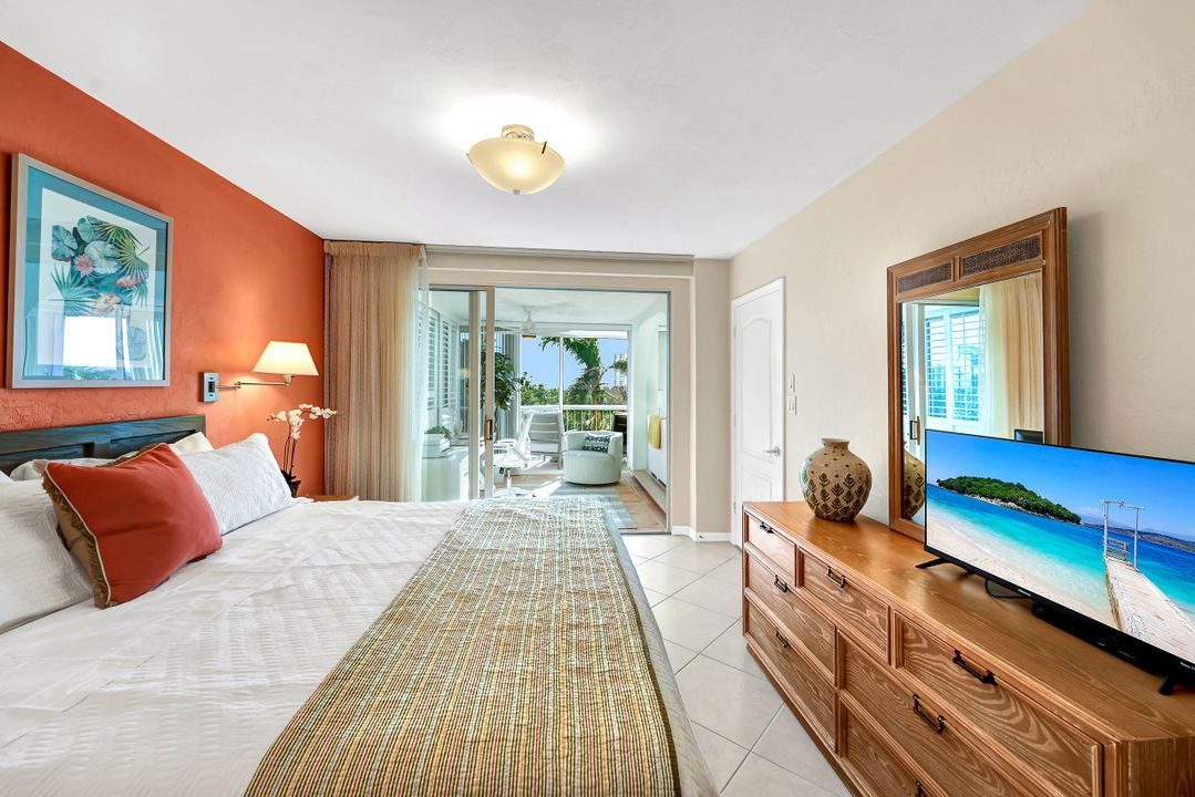 5501 Heron Point Dr #302, Naples, FL 34108