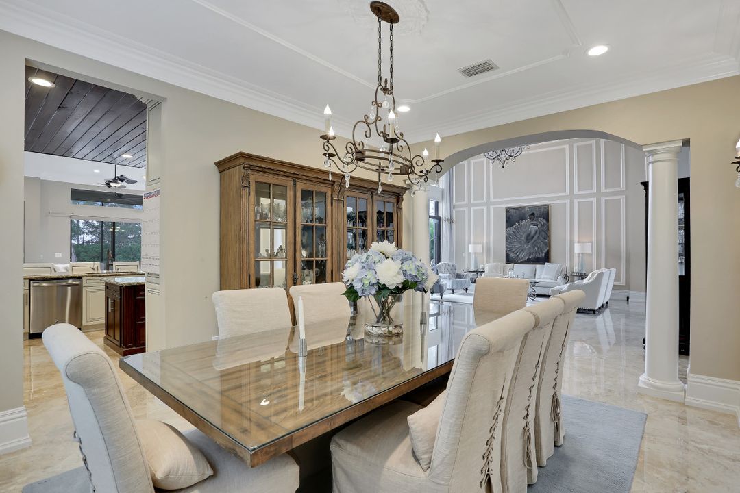 2934 Cinnamon Bay Cir, Naples, FL 34119