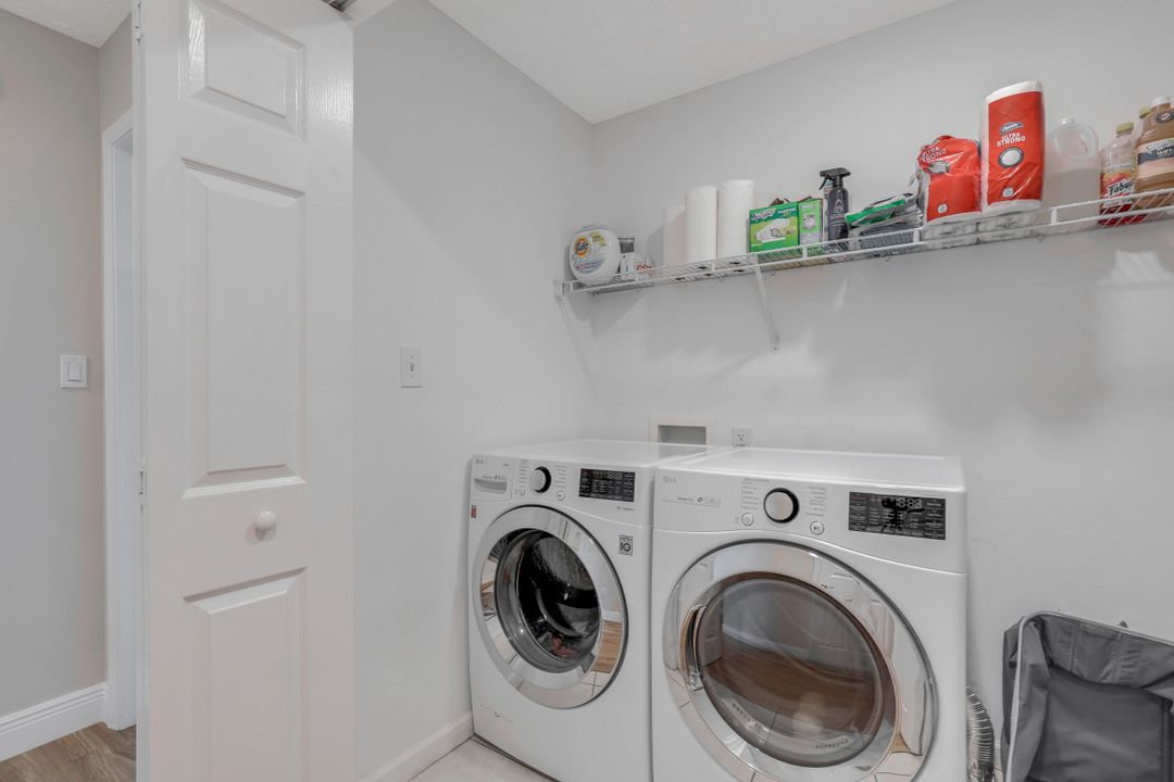 239 Leawood Cir, Naples, FL 34104