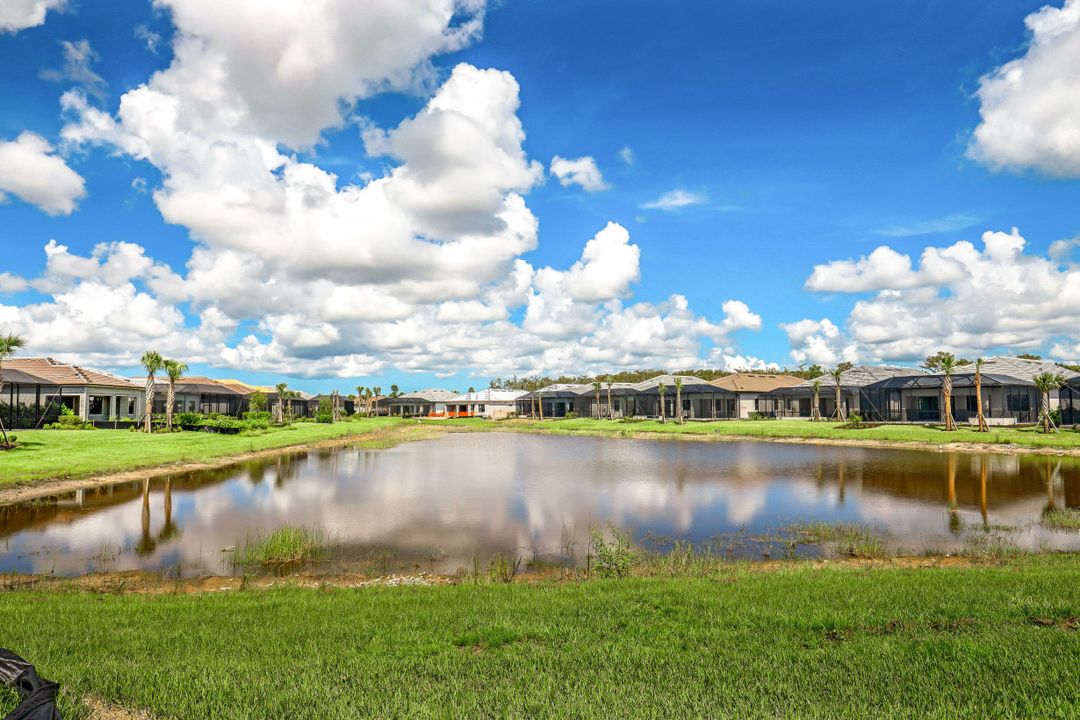 9765 Everglades Dr, Naples, FL 34120