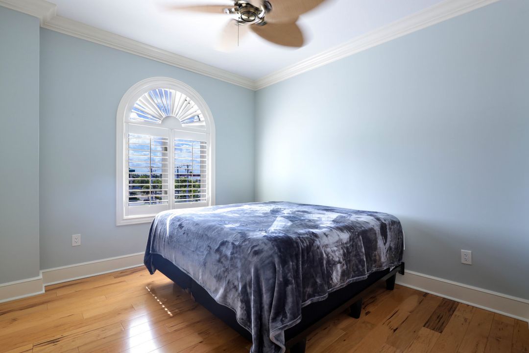 900 5th Ave S #301, Naples, FL 34102