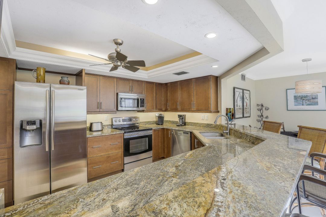 571 Beachwalk Cir #101, Naples, FL 34108