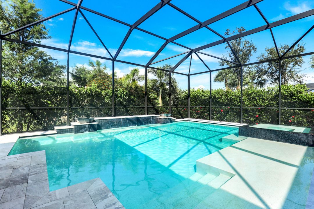 9018 Sorreno Ct, Naples, FL 34119