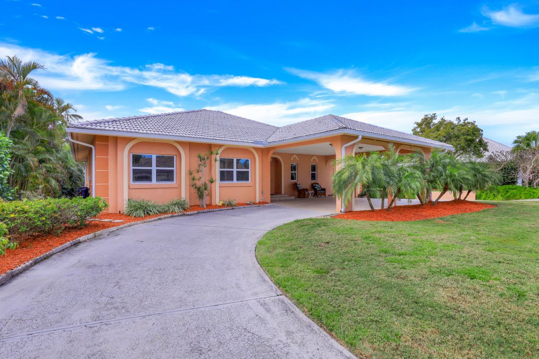 550 Inlet Dr, Marco Island, FL 34145