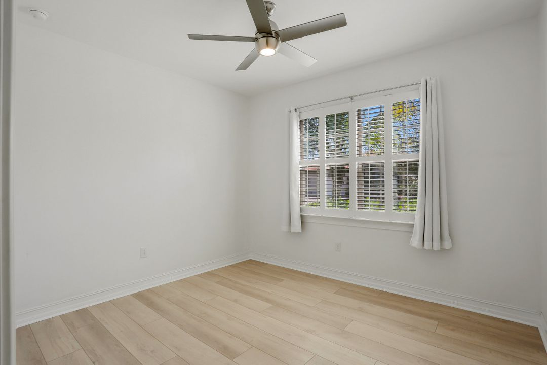 16387 Barclay Ct, Naples, FL 34110