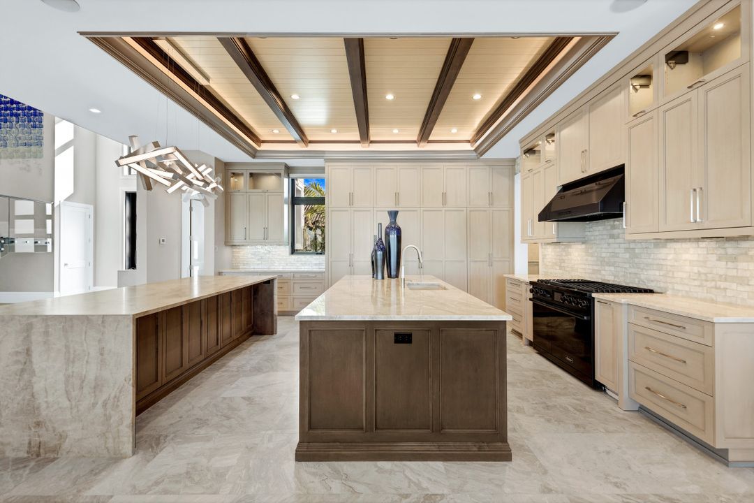 5603 Riverside Dr, Cape Coral, FL 33904