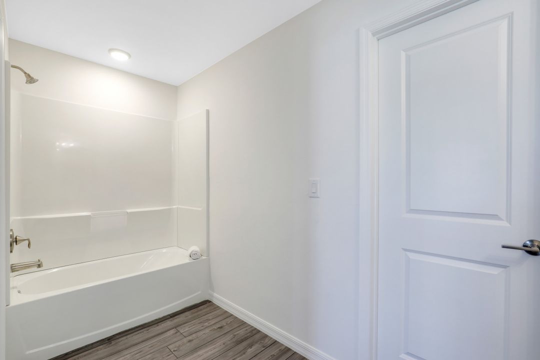 2604 NE 5th Ave, Cape Coral, FL 33909