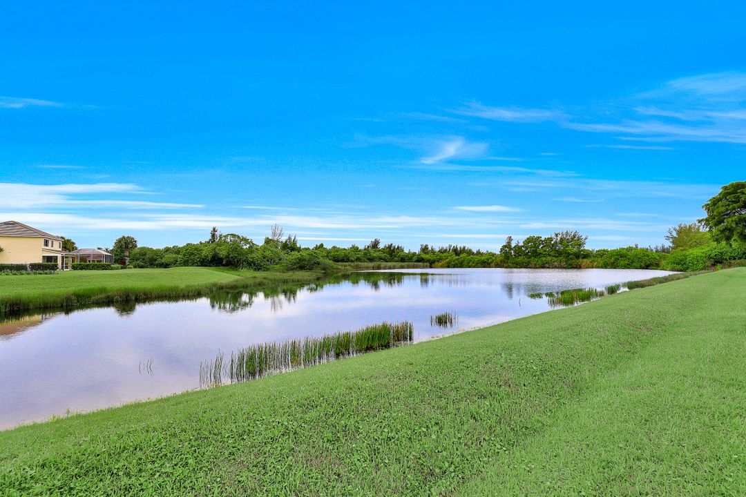 2668 Bellingham Ct, Cape Coral, FL 33991