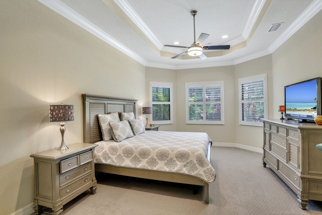 3263 Pacific Dr, Naples, FL 34119