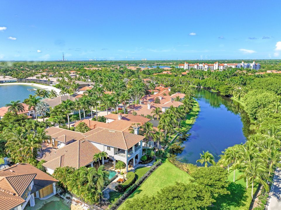 18000 Via Bellamare Ln, Miromar Lakes, FL 33913