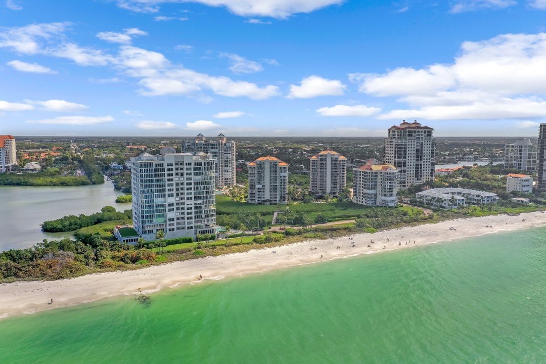 20 Seagate Dr #702, Naples, FL 34103