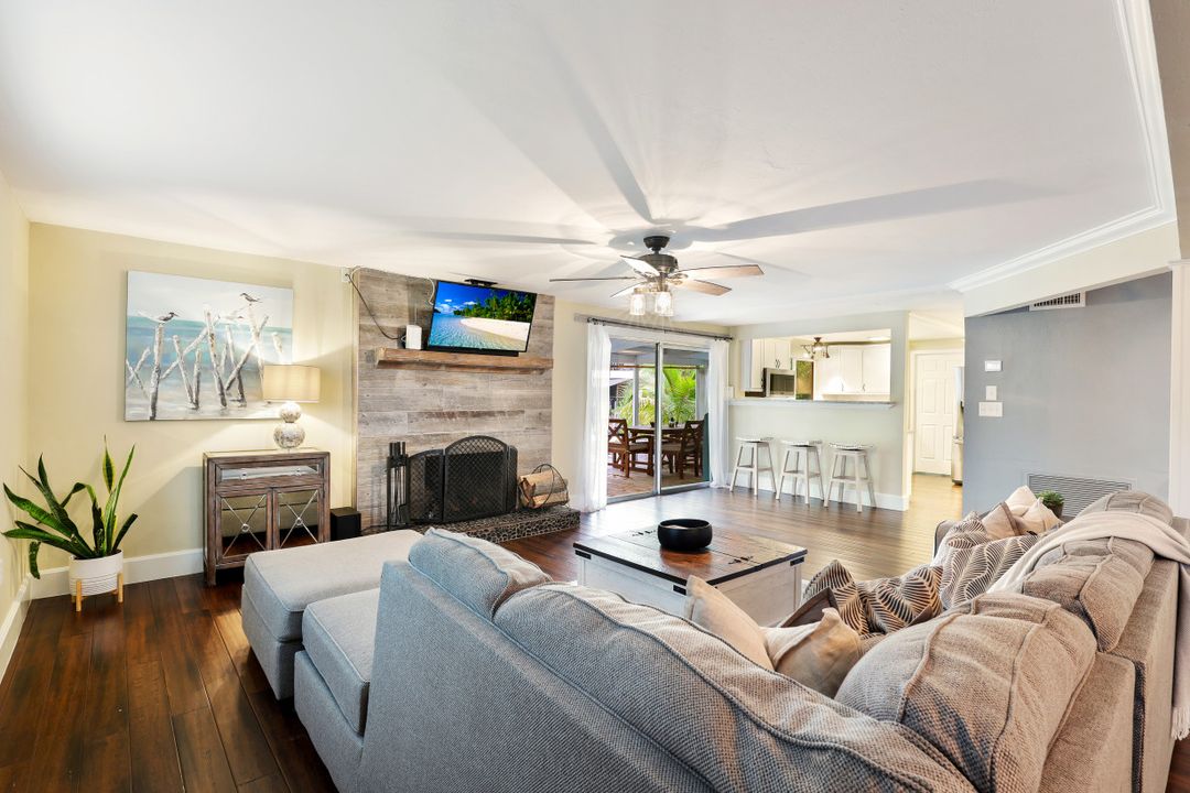 66 River Ct, Naples, FL 34110