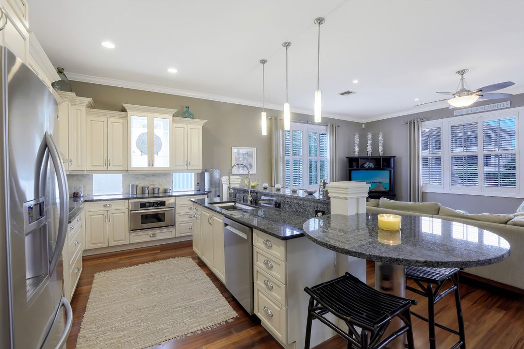 206 Flamingo Ave, Naples, FL 34108