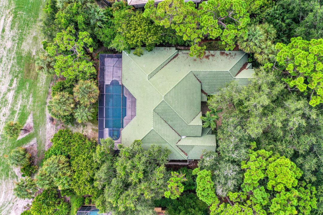 987 Barcarmil Way, Naples, FL 34110