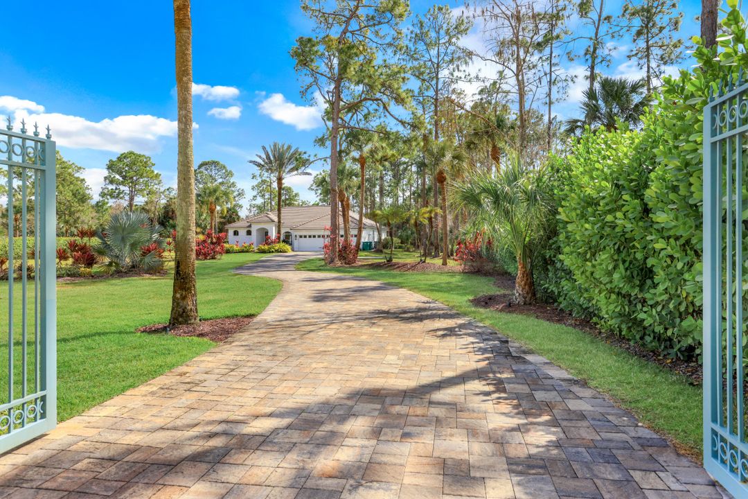 4160 7th Ave SW, Naples, FL 34119