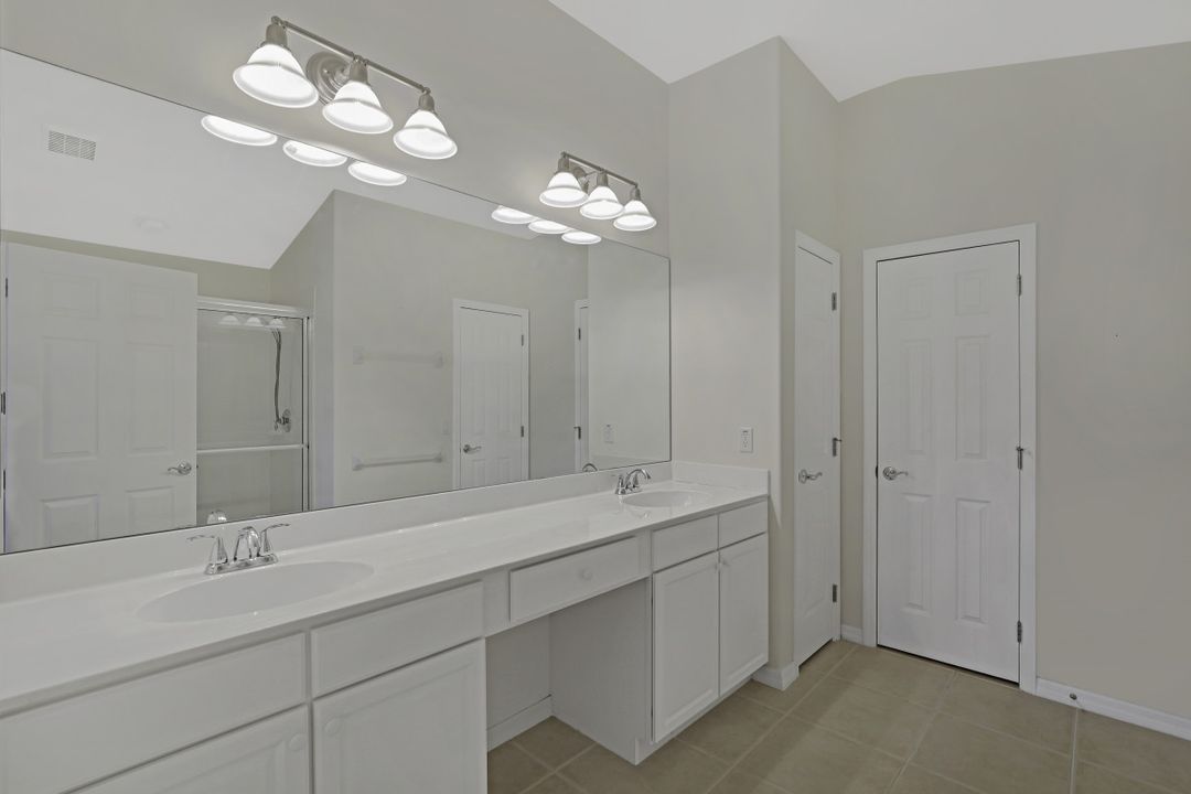 2432 Woodbourne Pl, Cape Coral, FL 33991
