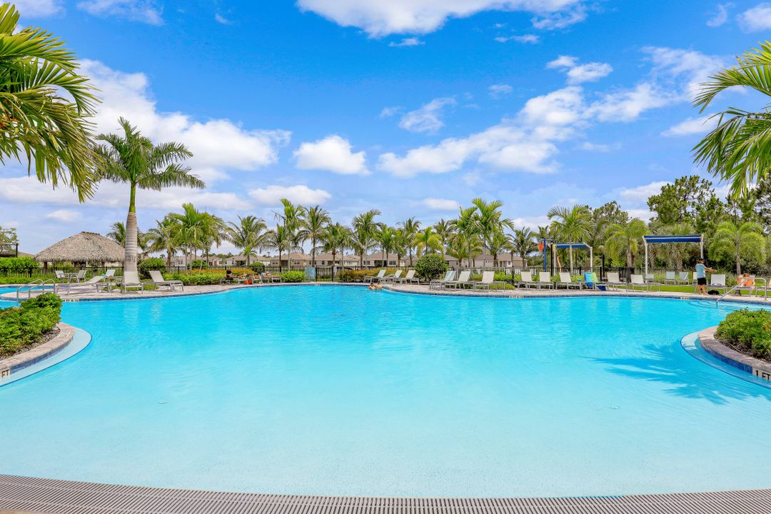 3101 Amadora Cir, Cape Coral, FL 33909