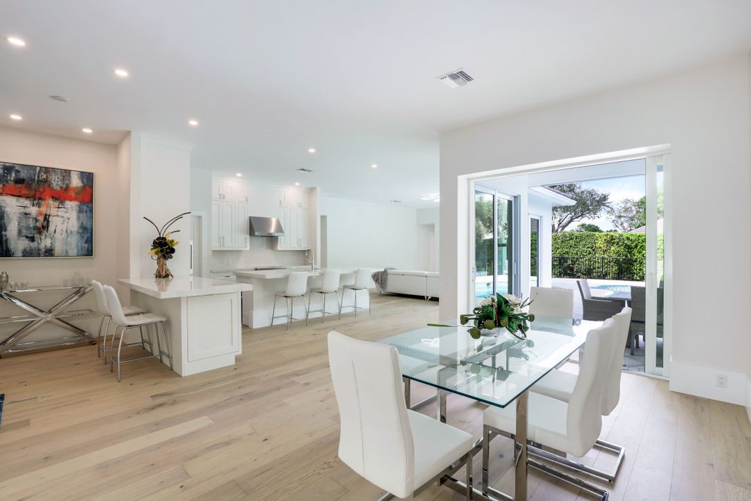 7525 Cordoba Cir, Naples, FL 34109