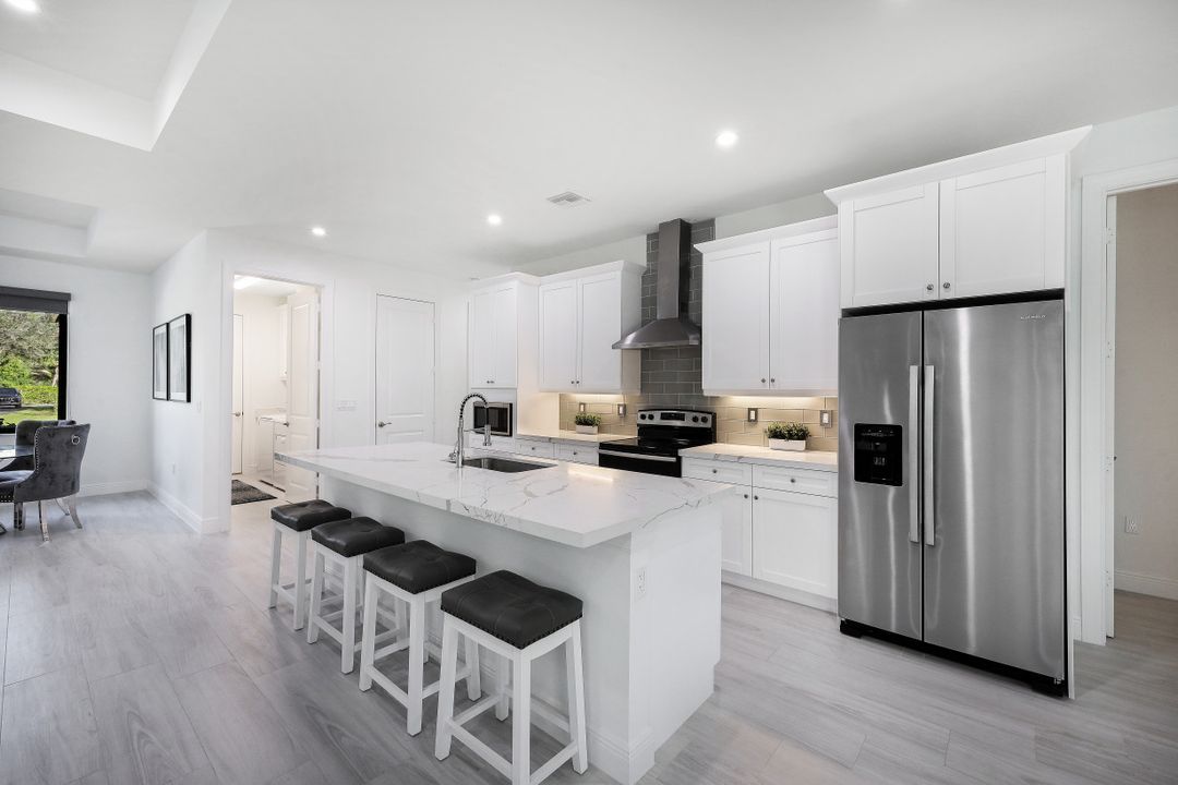 1030 22nd Ave NE, Naples, FL 34120