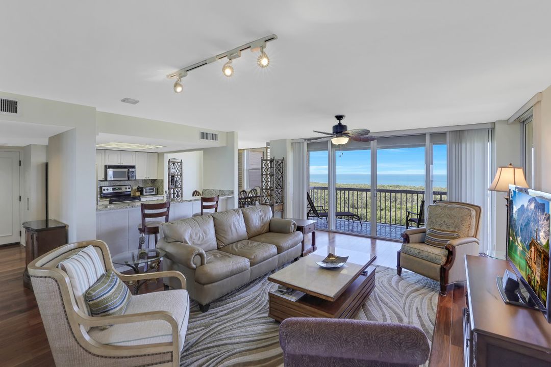 6585 Nicholas Blvd #1405, Naples, FL 34108