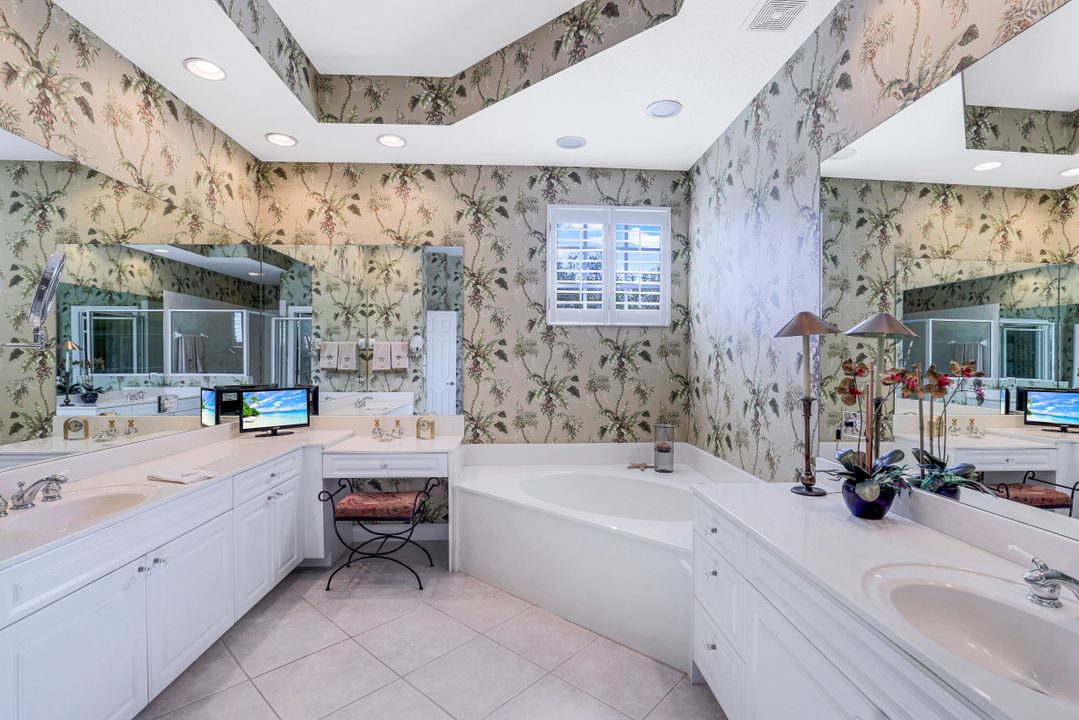 9687 Cypress Hammock Cir, Bonita Springs, FL 34135#202