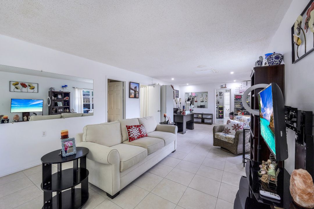 3400 Canal St, Naples, FL 34112