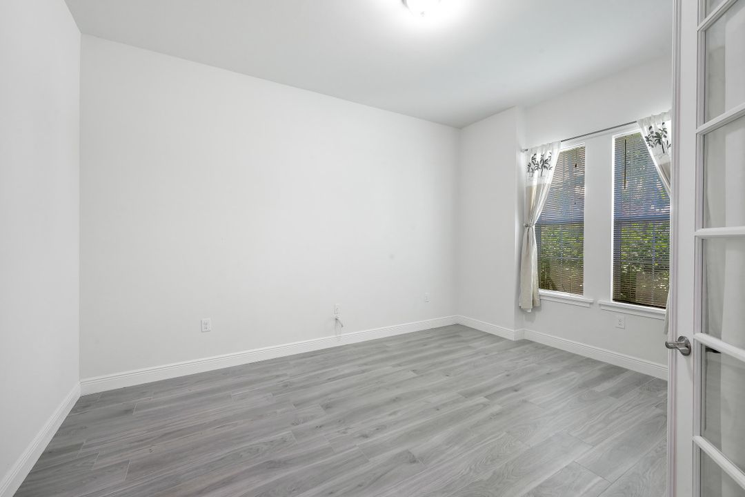 3271 Pilot Cir, Naples, FL 34120