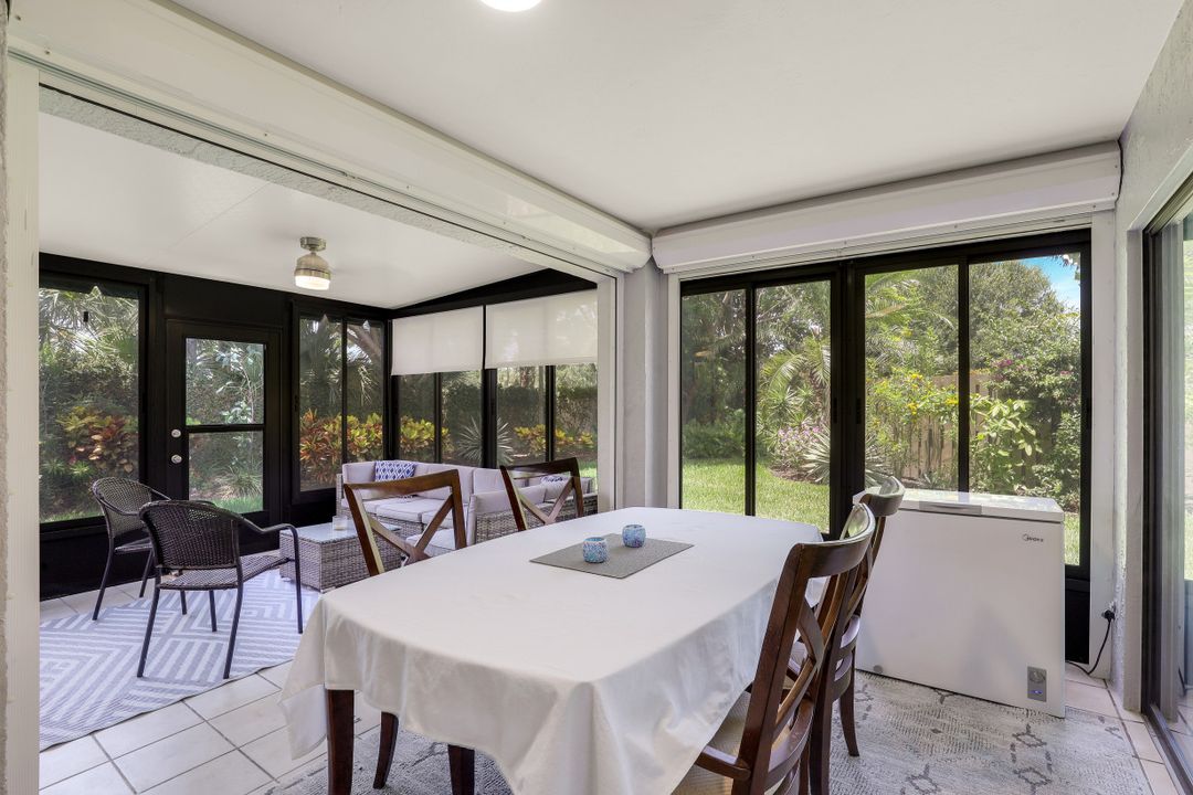 736 Reef Point Cir, Naples, FL 34108