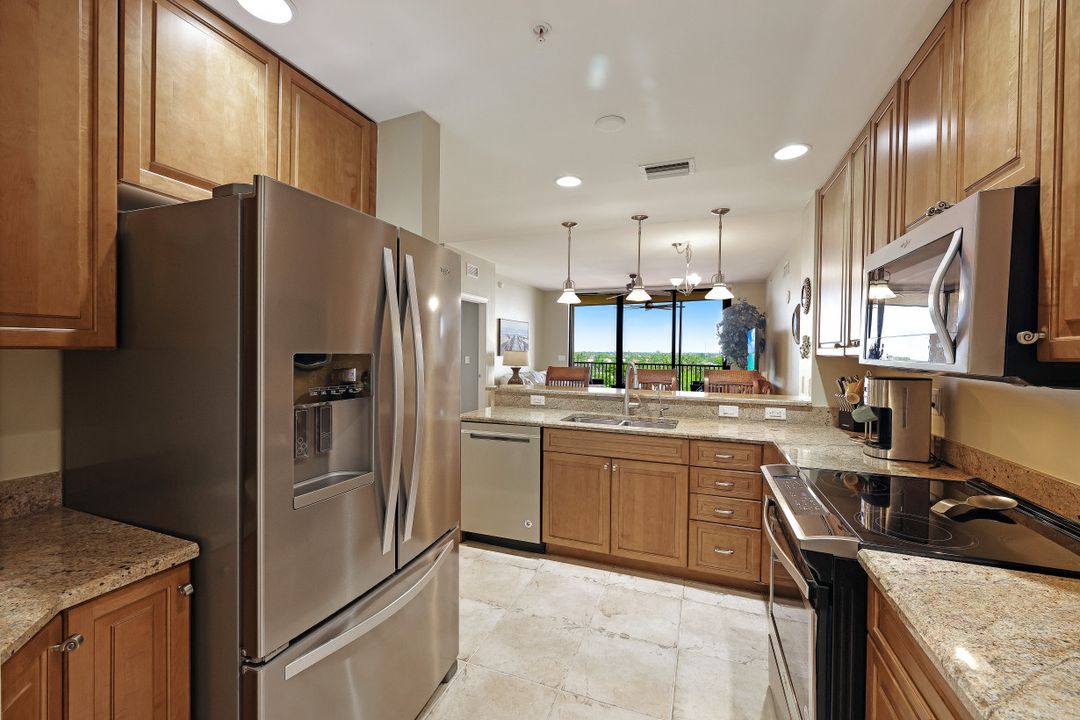 5781 Cape Harbour Dr #605, Cape Coral, FL 33914