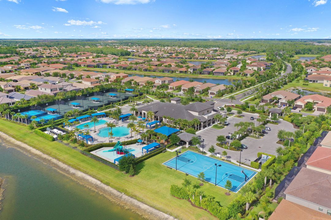 11784 Meadowrun Cir, Fort Myers, FL 33913