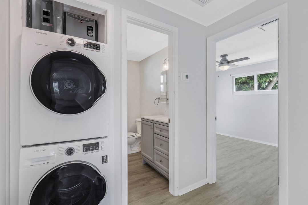 549 94th Ave N #B, Naples, FL 34108