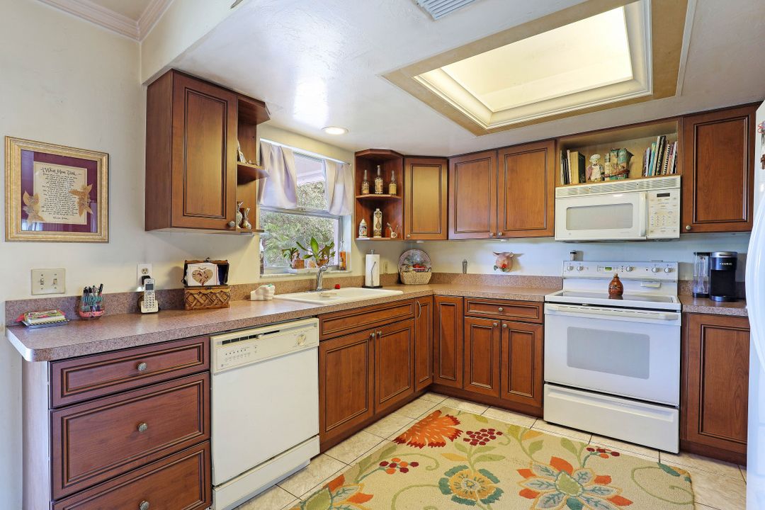 918 Santa Barbara Blvd, Cape Coral, FL 33991