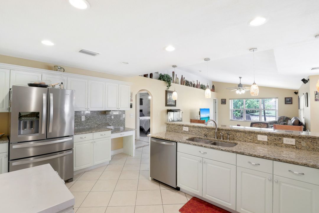 415 SE 17th St, Cape Coral, FL 33990