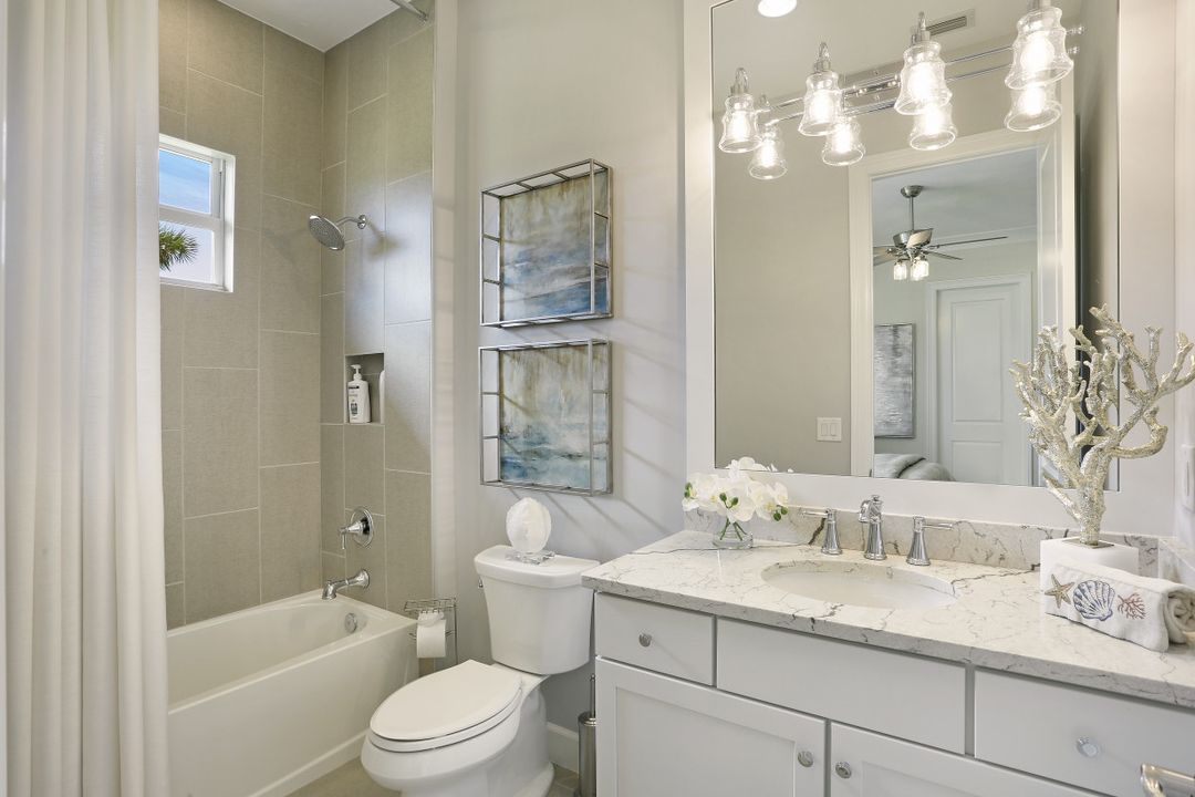 6035 Plana Cays Dr, Naples, FL 34113