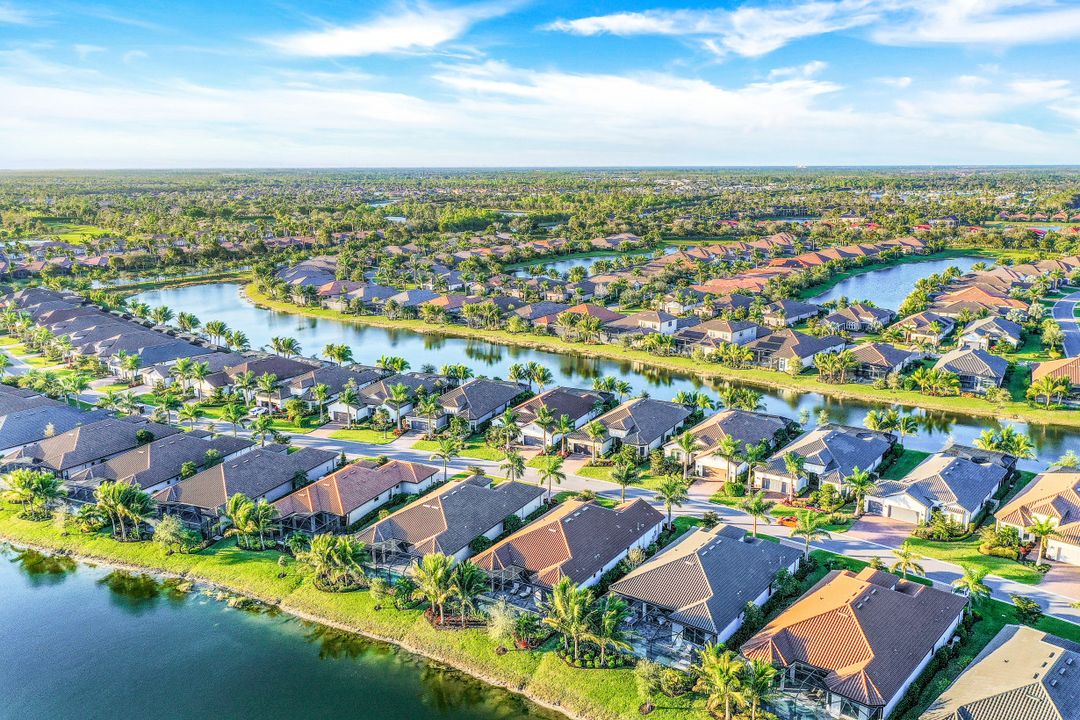 3274 Belon Ln, Naples, FL 34114