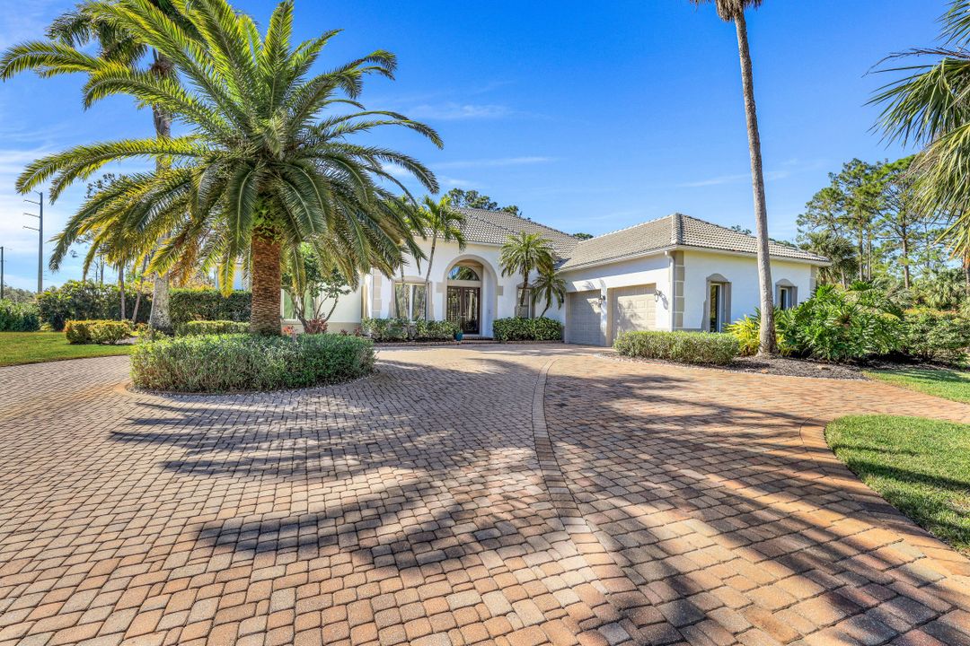 4040 1st Ave SW, Naples, FL 34119