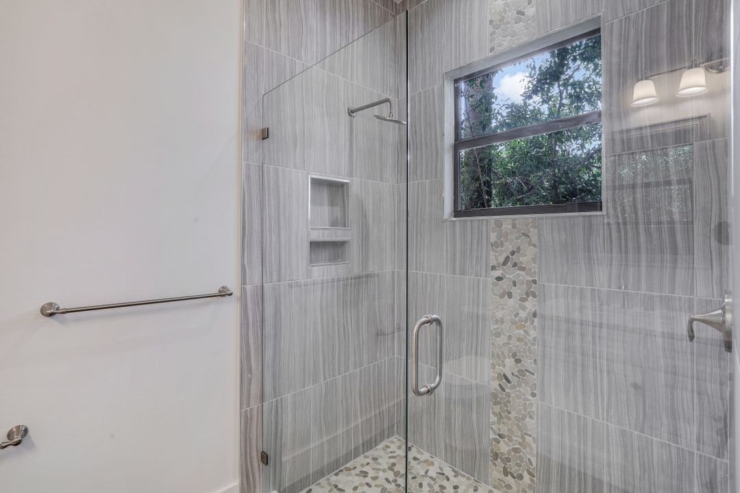 3013 Lunar St, Naples, FL 34112