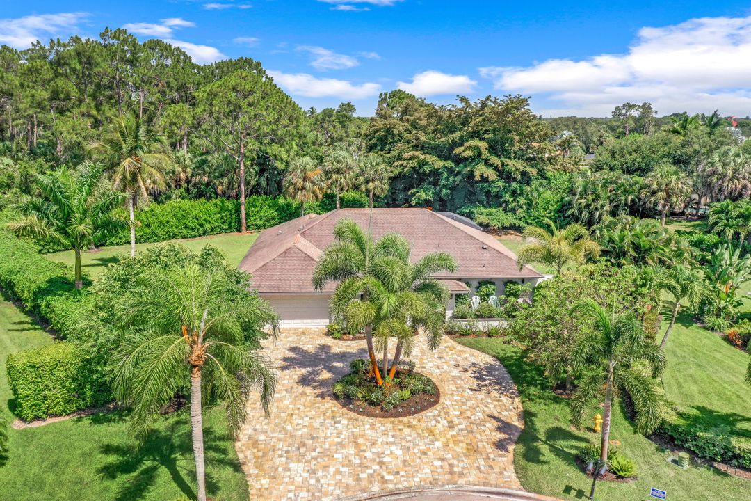 2201 Noble Ct, Naples, FL 34110