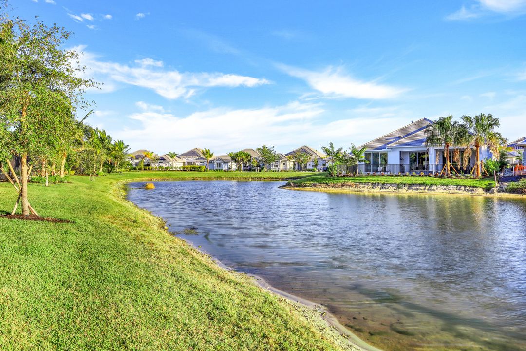 3274 Belon Ln, Naples, FL 34114