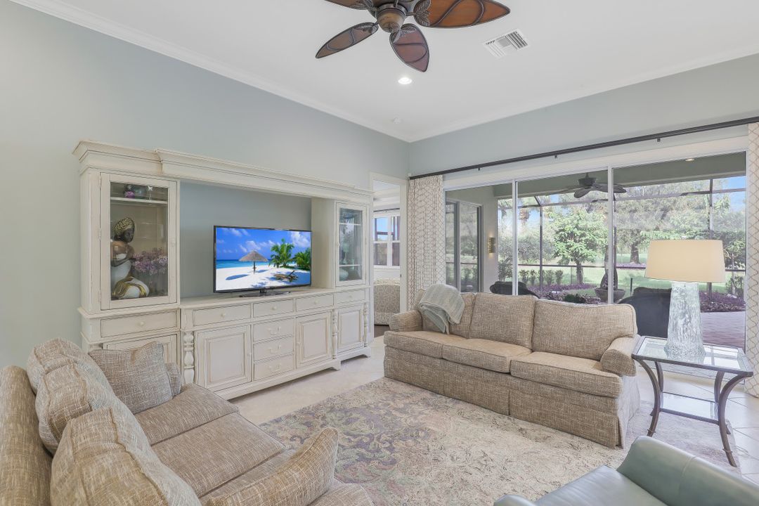 9090 Limestone Ln, Naples, FL 34120