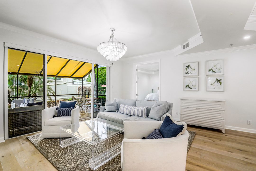 1010 5th St S #401, Naples, FL 34102