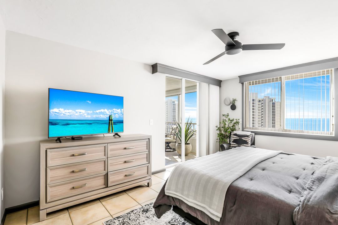 11116 Gulf Shore Dr #904, Naples, FL 34108