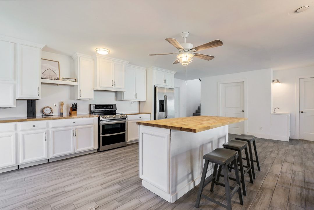 778 100th Ave N, Naples, FL 34108